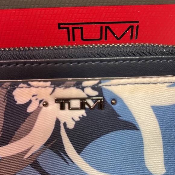 🔆BRAND NEW🔆Tumi Card Case - Picture 4 of 5